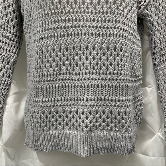 𝅺American Eagle grey crochet look knit sweater medium - Picture 4 of 10